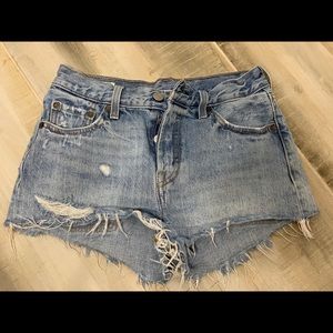 Levi shorts size:25